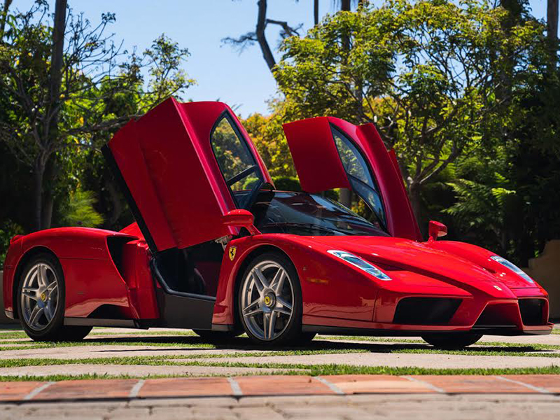 سيارة فيراري نادرة تباع في مزاد عبر الإنترنت بسعر قياسي